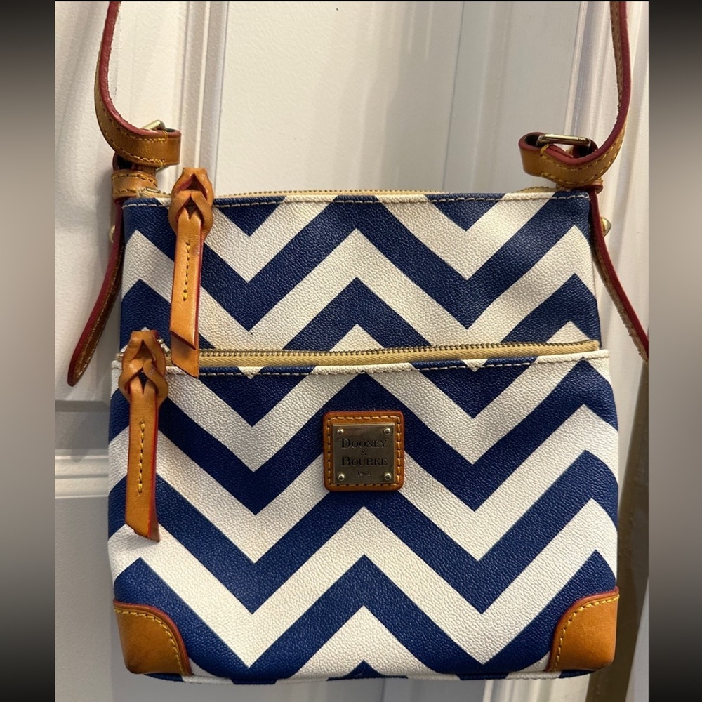 Dooney & Bourke Crossbody Bag